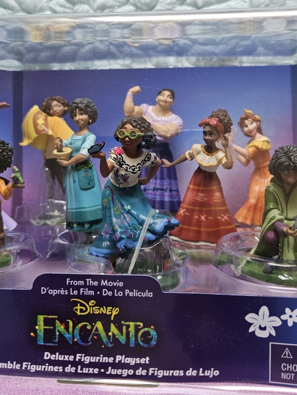 NEW  official Disney Store Encanto Deluxe Figurine Play Set.